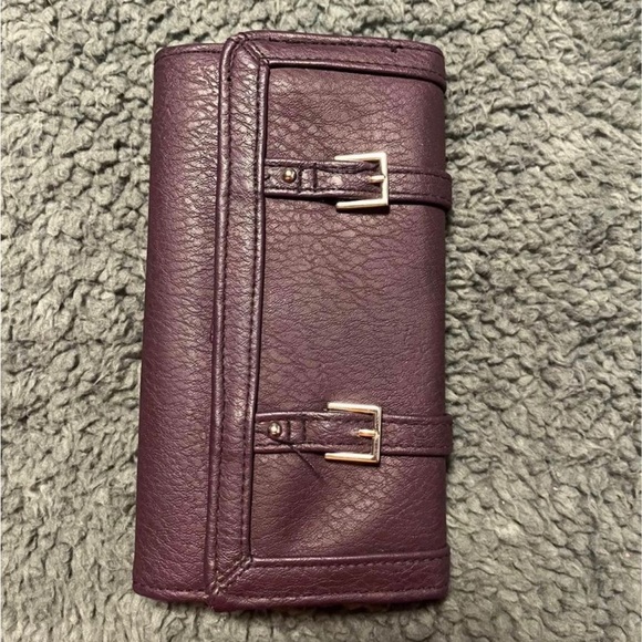 Woman's Purple Wallet NWOT - Picture 3 of 3
